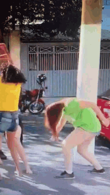 Aiesec Brasil Menina Feliz GIF - Aiesec Brasil Menina Feliz Menina Dançando GIFs