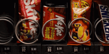 Stranger Things Vending Machine GIF - Stranger Things Vending Machine Candy GIFs