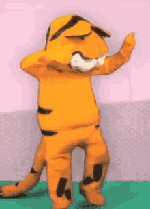 Lasagna Cat Garfield GIF - Lasagna Cat Garfield Dance GIFs