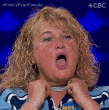 Wow Mrs Roach GIF - Wow Mrs Roach Family Feud Canada GIFs