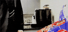 Alan Wake Scratch GIF - Alan Wake Scratch Food GIFs