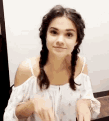 maiamitchell smile happy when i see food