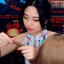 Feeling Hair Tingting Asmr GIF - Feeling Hair Tingting Asmr Royal Chinese Hairstyling GIFs