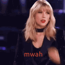 Taylor Swift Mwah GIF - Taylor Swift Mwah Music Icon GIFs