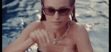 Swimming Natalie Portman GIF - Swimming Natalie Portman Hot GIFs
