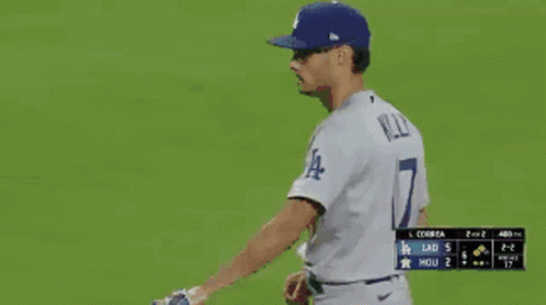 Joe Kelly La Dodgers GIF - Joe Kelly La Dodgers Mlb - Discover & Share GIFs