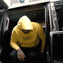 Getting Out Of The Car Kevin Gates GIF - Getting Out Of The Car Kevin Gates I Have Arrived GIFs