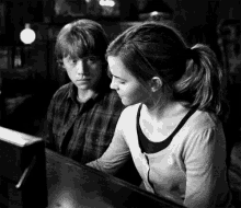 Harry Potter Ron GIF - Harry Potter Ron Hermione GIFs
