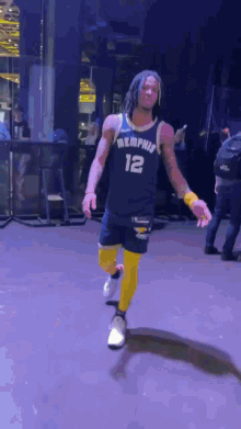 Ja Morant Switched Up GIF - Ja Morant Switched Up Stay On That Side GIFs