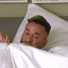 Eating In Bed The Situation GIF - Eating In Bed The Situation Mike Sorrentino GIFs