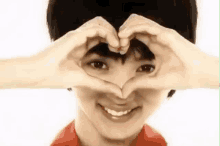 Hikari Mitsushima Heart GIF - Hikari Mitsushima Heart Hand GIFs