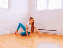 Anna Mcnulty Kick GIF - Anna Mcnulty Kick Flexible GIFs