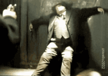 Kevin Chamberlin Up And Down GIF - Kevin Chamberlin Up And Down Up And Down Look GIFs