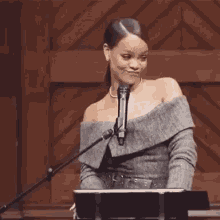 Rihanna Adfawl GIF - Rihanna Adfawl Hairclip GIFs