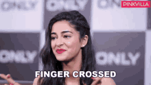 Finger Crossed Ananya Panday GIF - Finger Crossed Ananya Panday Pinkvilla GIFs