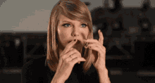Taylor Swift Shake It Off GIF - Taylor Swift Shake It Off Ninjutsu GIFs