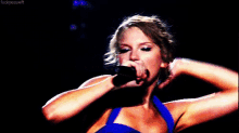 Taylor Swift GIF - Taylor Swift Hair Flip Concert GIFs
