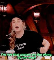 Critical Role Ashley Johnson GIF - Critical Role Ashley Johnson Im Not That Person On The Plane By The Way GIFs
