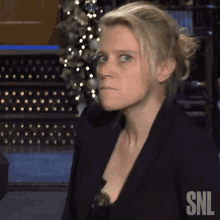 Check Her Out Kate Mckinnon GIF - Check Her Out Kate Mckinnon Saturday Night Live GIFs