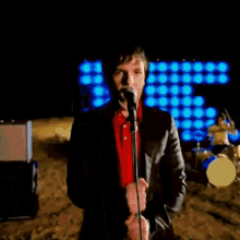 Singing Somebody Told Me GIF - Singing Somebody Told Me The Killers GIFs