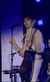 Scared Complicated Tour GIF - Scared Complicated Tour Joshua Bassett GIFs