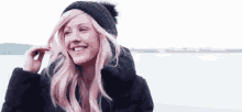 Wasp Attack 😂😂 GIF - Ellie Goulding Wasp Attack Cute GIFs