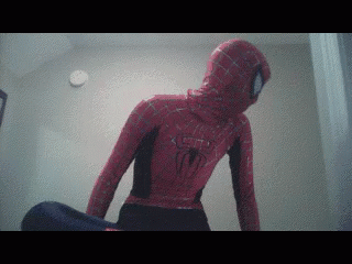 spiderman and deadpool kiss