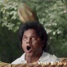 aadu dharmajan bolgatti coconut falling on head mad amazed
