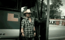 Getting Off The Bus Arriving GIF - Getting Off The Bus Arriving Arrival GIFs