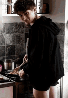 Cooking Kitchen GIF - Cooking Kitchen Skam France GIFs