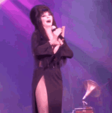 Elvira Drunk GIF - Elvira Drunk Clap GIFs