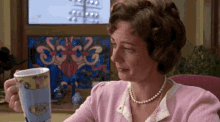 Allison Janney 10things I Hate About You GIF - Allison Janney 10things I Hate About You Mug GIFs