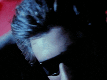 Dark-sunglasses Moving-head GIF - Dark-sunglasses Moving-head Turning-head GIFs