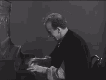 Jimmy Durante GIF - Jimmy Durante Piano GIFs