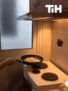Cooking Flip GIF - Cooking Flip Pan Flip GIFs
