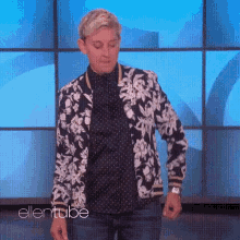 Ellen Dances GIF - Ellen Dances Make GIFs
