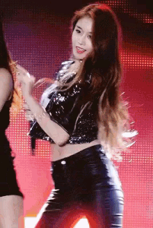 지연 미소 티아라 춤 무대 공연 긴머리 가죽바지 머리넘기기 GIF - Jiyeon Smile Dancing GIFs