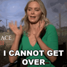 I Cant Get Over Emily Blunt GIF - I Cant Get Over Emily Blunt Bustle GIFs
