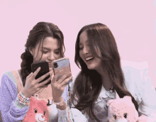 Laugh Together Look At Phone GIF - Laugh Together Look At Phone Freen Sarocha GIFs