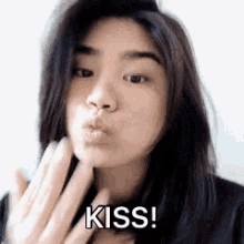 Ninasaurus Kisses GIF - Ninasaurus Kisses Blowing Kiss GIFs
