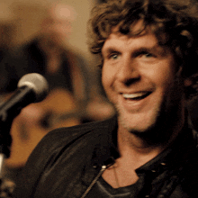 Smiling Billy Currington GIF - Smiling Billy Currington Don'T It Song GIFs