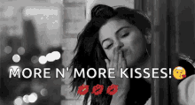 Gomez Selena Kiss GIF