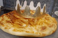 Galette Des Rois King Cake GIF - Galette Des Rois King Cake Crown Cake GIFs