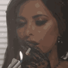 gloria trevi smoke fumar cigarro ignition