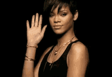 Salut GIF - Wave Rihanna Smile GIFs