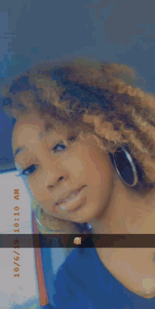 Taisha Selfie GIF - Taisha Selfie Curly Hair GIFs