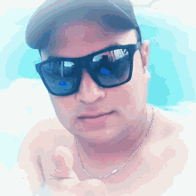 Selfie Sunglasses GIF - Selfie Sunglasses Thumbs Up GIFs