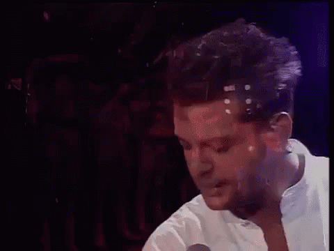 Luis miguel cantando