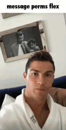 Cristiano Ronaldo Message Perms Flex GIF - Cristiano Ronaldo Message Perms Flex GIFs