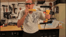 Fastest Way To Eat Corn On The Cob? Or Least Safest Way? GIF - Corn Fastest Way To Eat GIFs